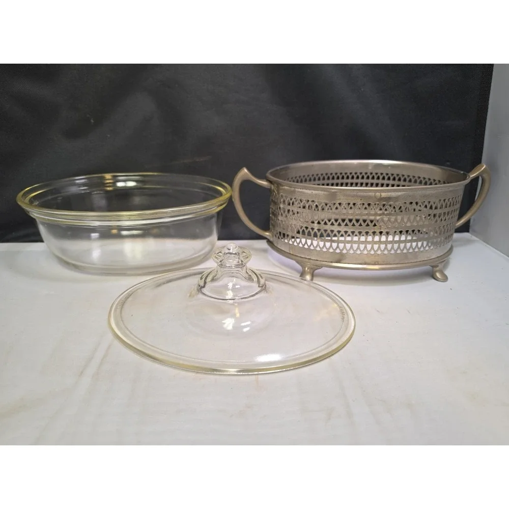 Pyrex Clear Oval Casserole Dish W/ Lid, Metal Stand